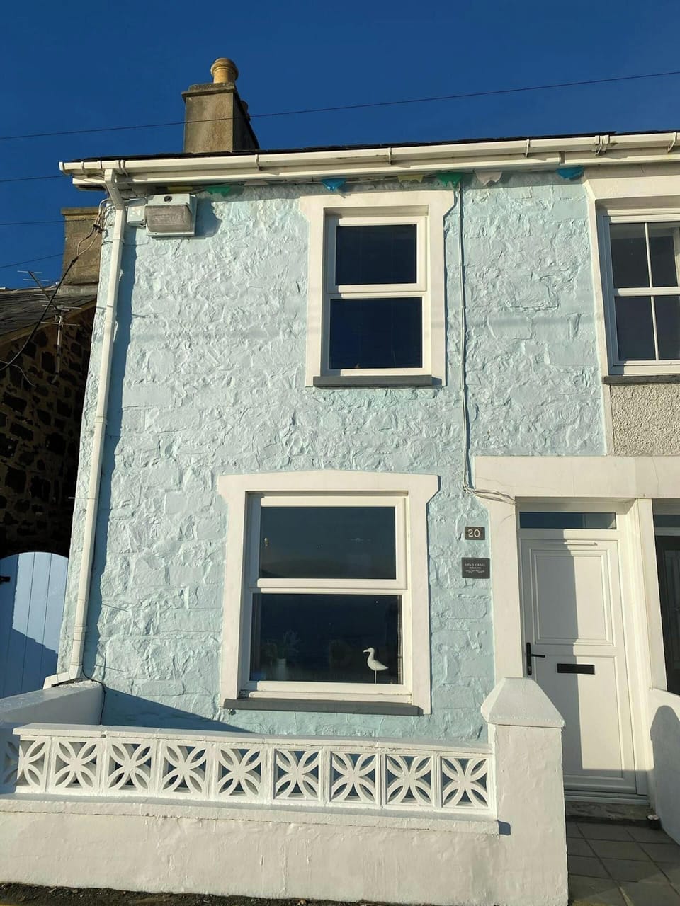 Front view of Min y Graig