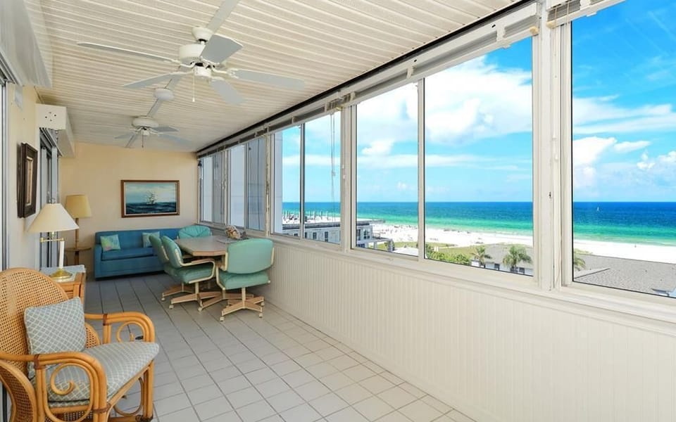 1055-603 Lanai View 2