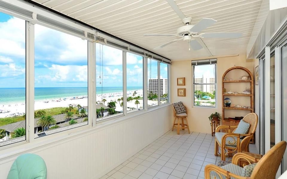 1055-6003 Lanai View 2