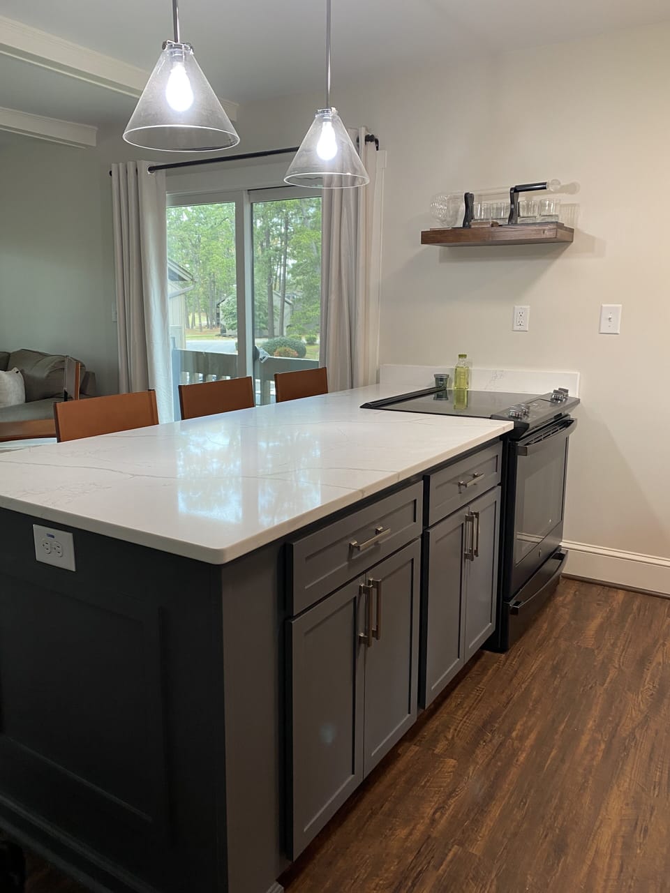 Dinning island with stove/oven