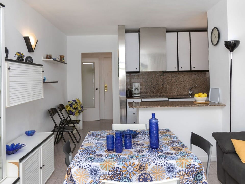 Cabinetry, Table, Property, Furniture, Countertop, Azure, Building, Kitchen, Interior Design, House