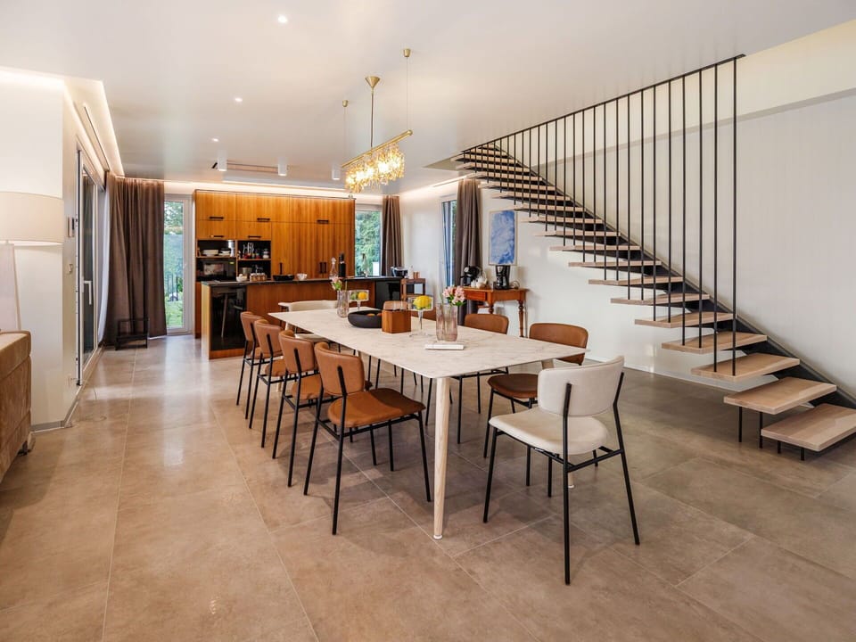 Table, Furniture, Wood, Hall, Interior Design, Building, Flooring, Floor, Chair, Hardwood