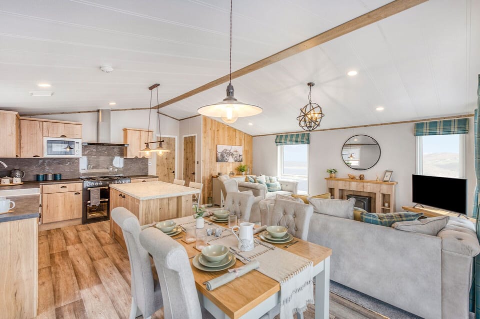 Celtic Orchard Lodge | Living area
