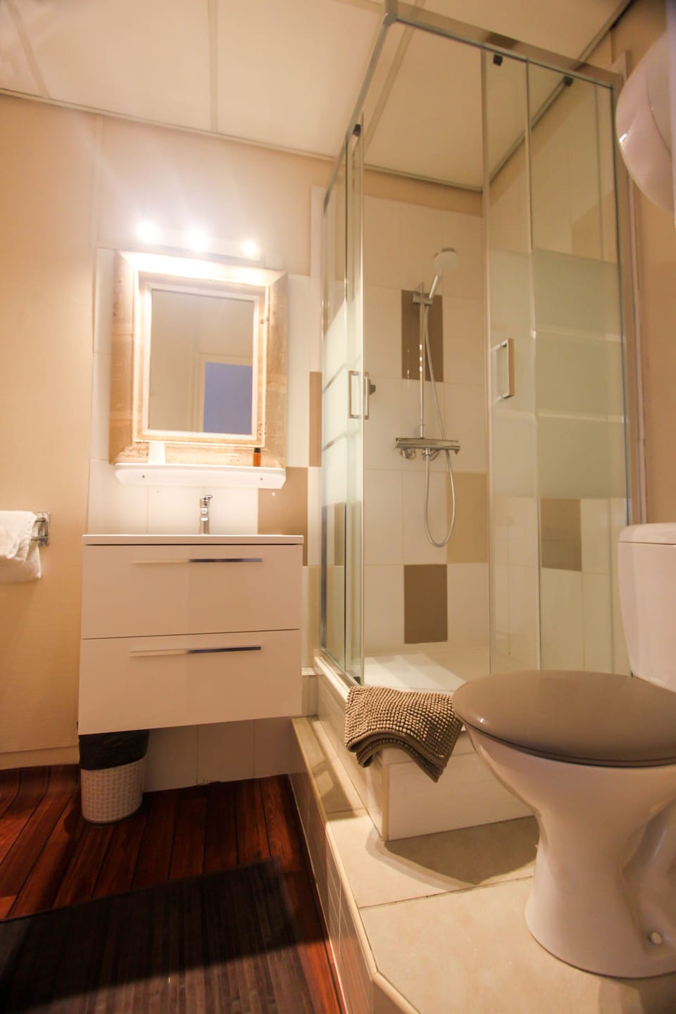 Shower, free toiletries, towels, soap