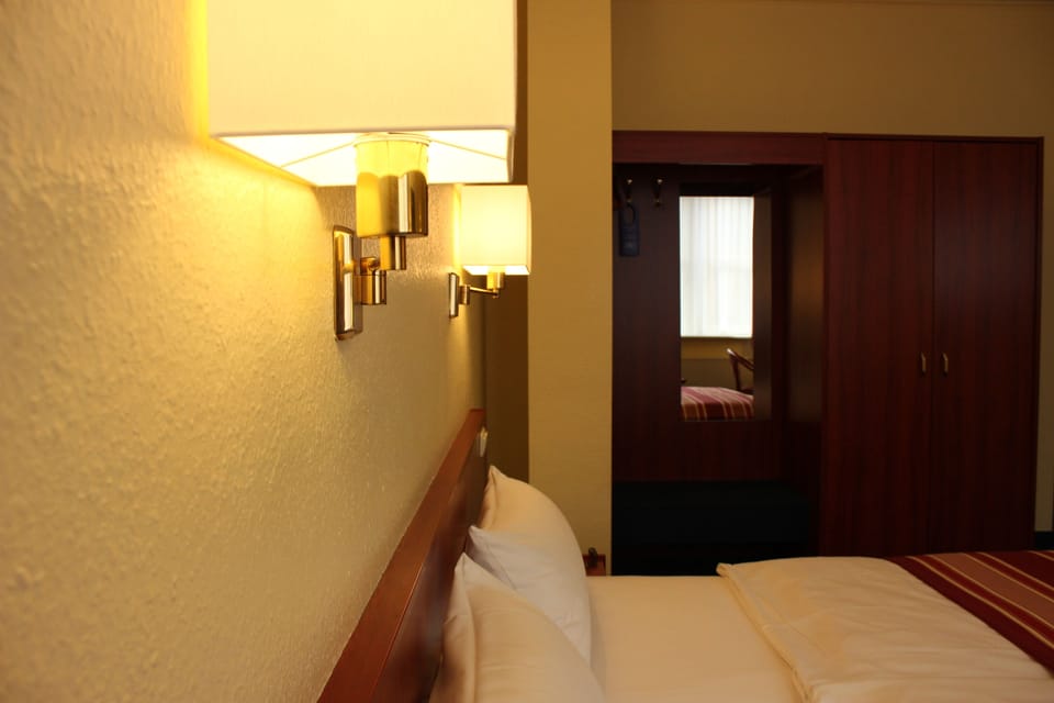 Double Room, 1 Double Bed | Minibar, in-room safe, desk, soundproofing