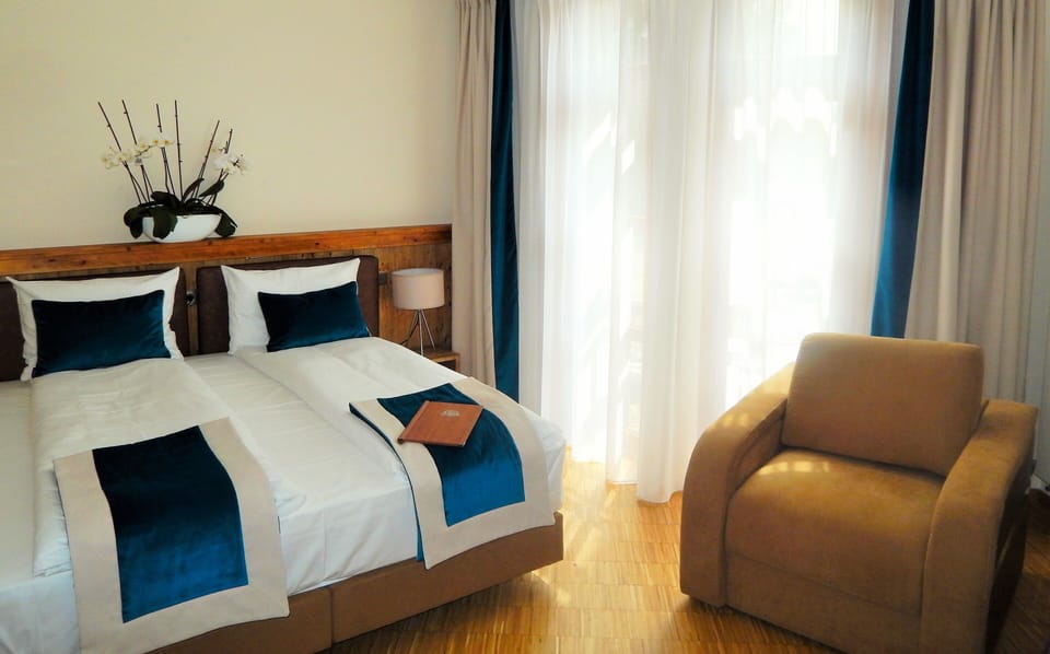 Triple Room | Desk, blackout drapes, soundproofing, iron/ironing board