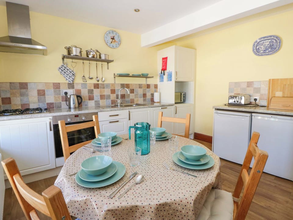 Cottage | Interior