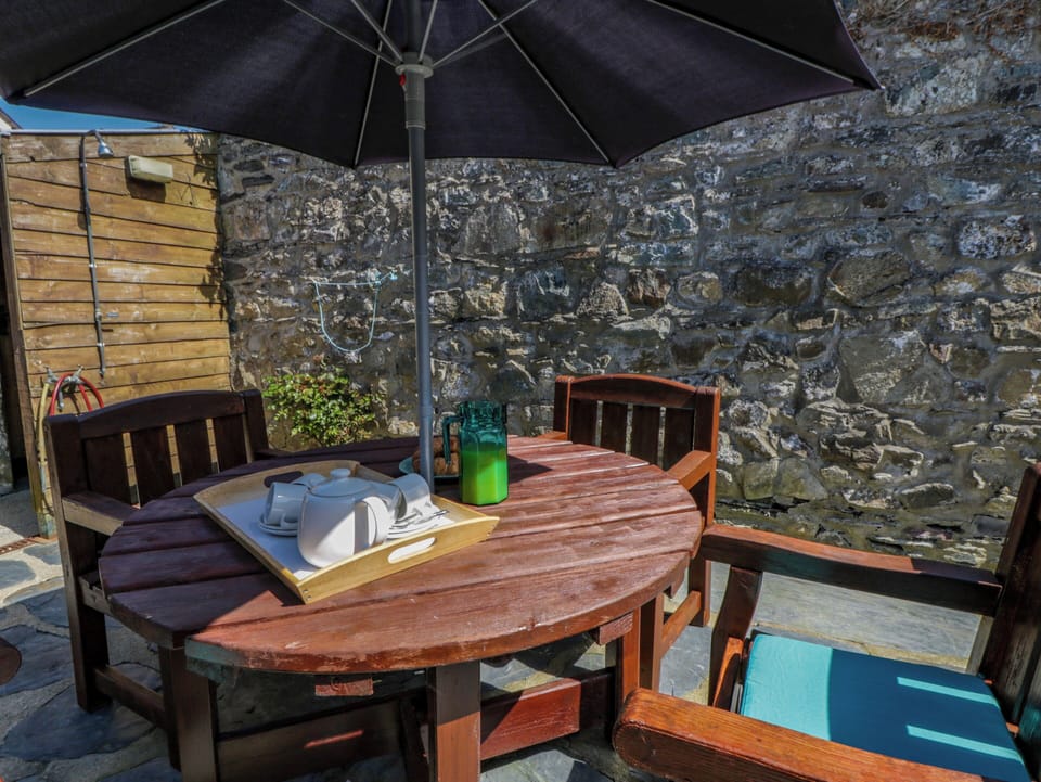Cottage | Interior