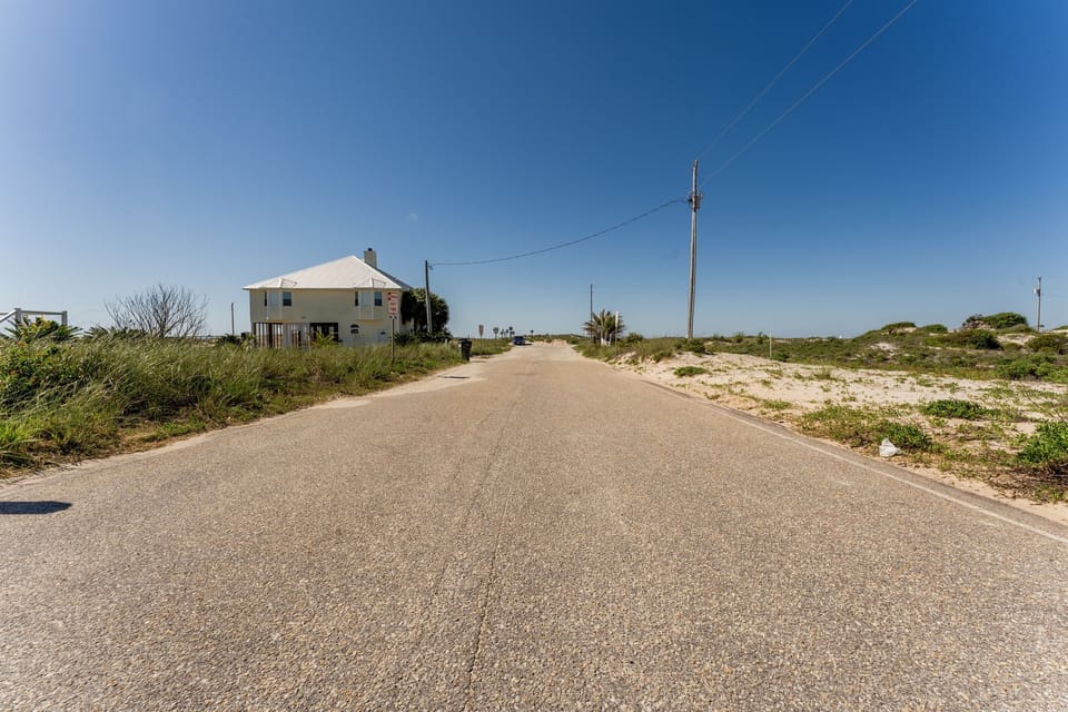 Beach Access 200' from Driveway