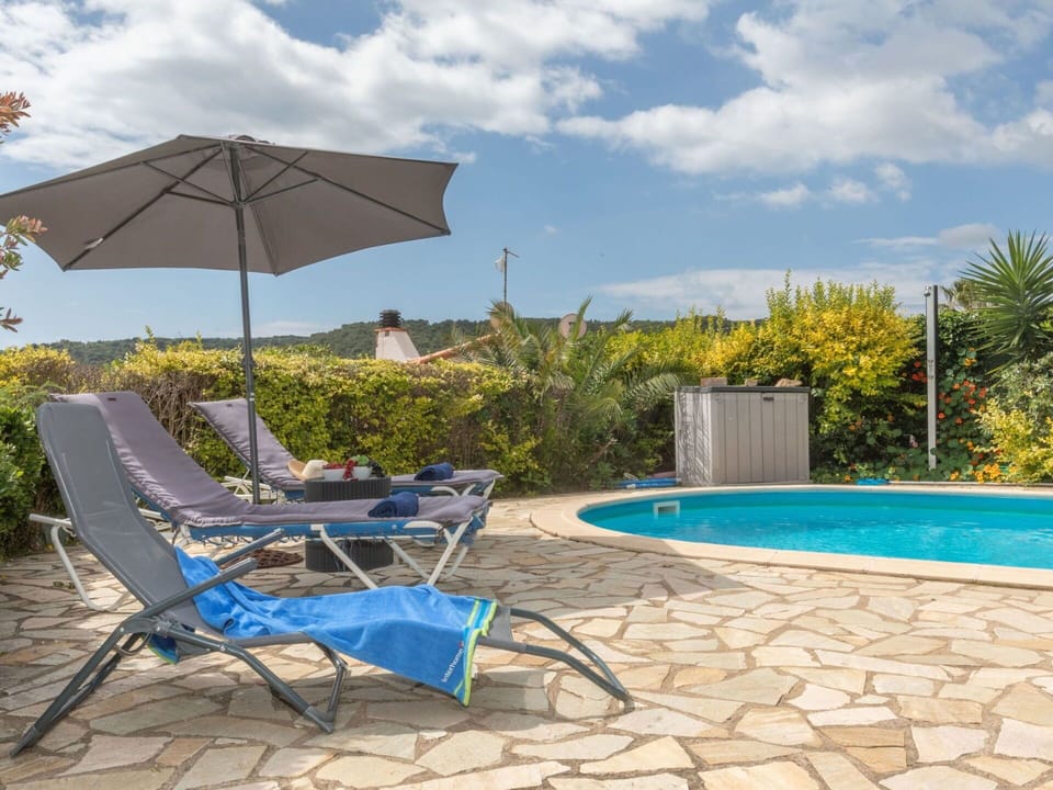 Sky, Cloud, Plant, Water, Furniture, Azure, Shade, Swimming Pool, Outdoor Furniture, Sunlounger