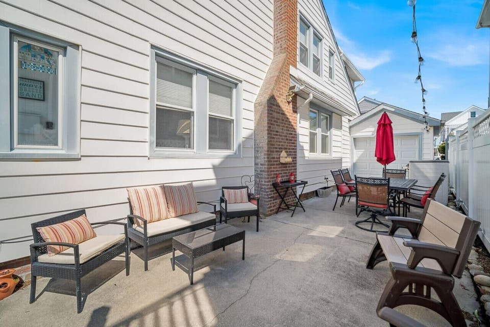 Outdoor Space - Perfect Spot to Soak in Some Sun!