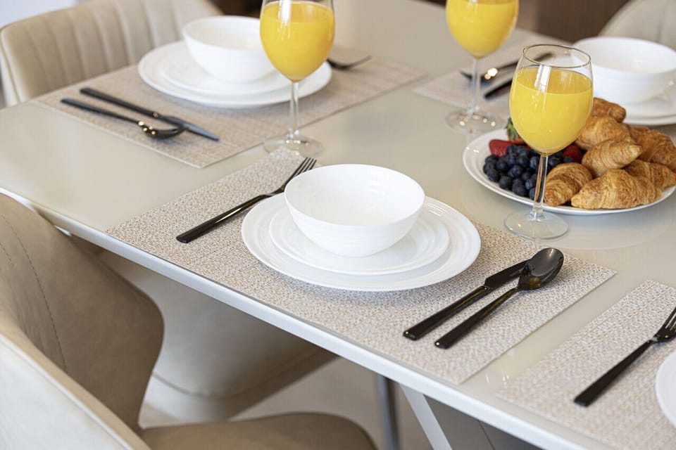 Cutlery & Crockery