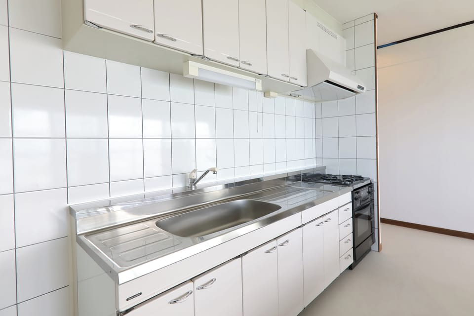 Apartment, 3 Bedrooms, Non Smoking, Annex Building | In-room safe, desk, WiFi (free), bed sheets