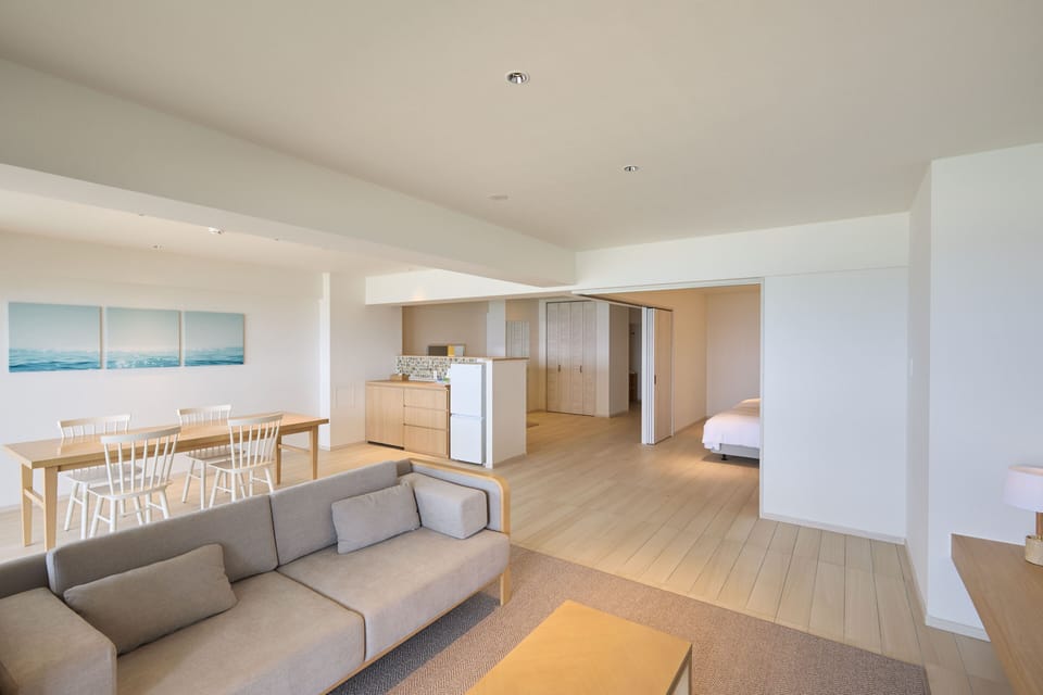In-room safe, desk, WiFi (free), bed sheets