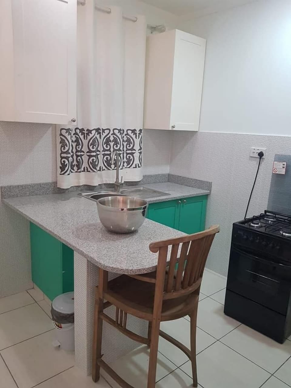 Panoramic Apartment | Private kitchen | Fridge, microwave, oven, stovetop