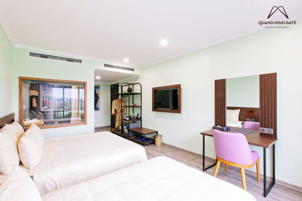 Premium bedding, minibar (some free items), desk, laptop workspace