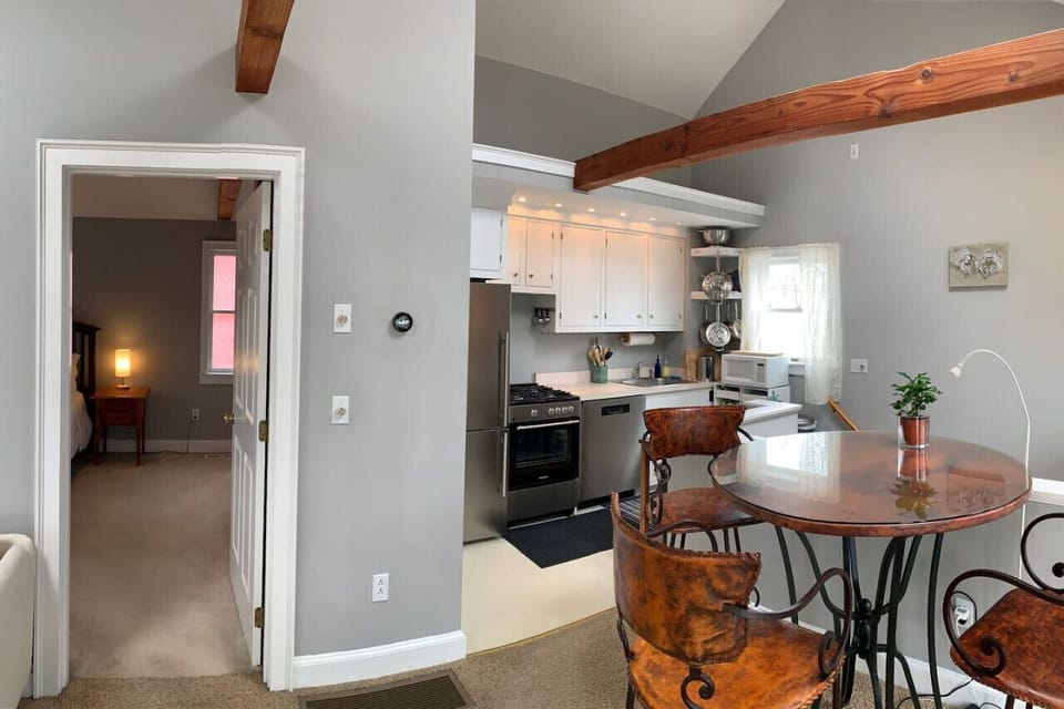Fully applianced Kitchen