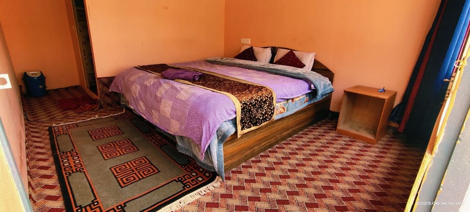 Deluxe Double or Twin Room, Multiple Bedrooms, Lake View | Bed sheets