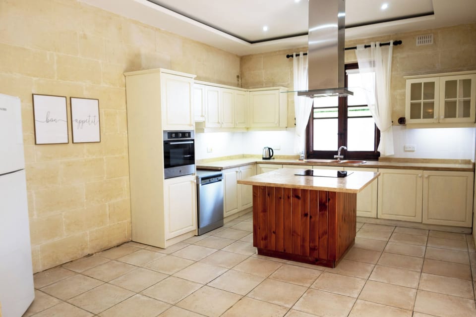 Family House, Multiple Bedrooms, 2 Bathrooms (Zest Gozitan Villa & Pool) | Private kitchen | Fridge, microwave, oven, stovetop