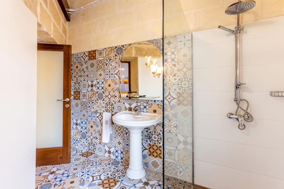 Surwig Gozitan Villa & Pool House in Malta