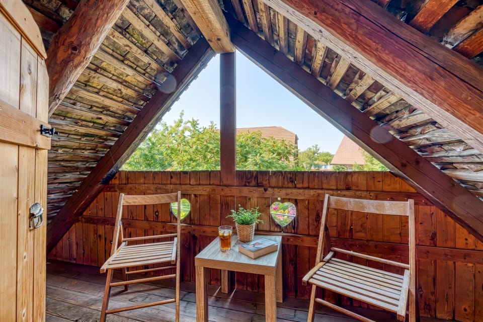Family Chalet, Multiple Bedrooms (Sweet Dream Cottage) | Outdoor dining