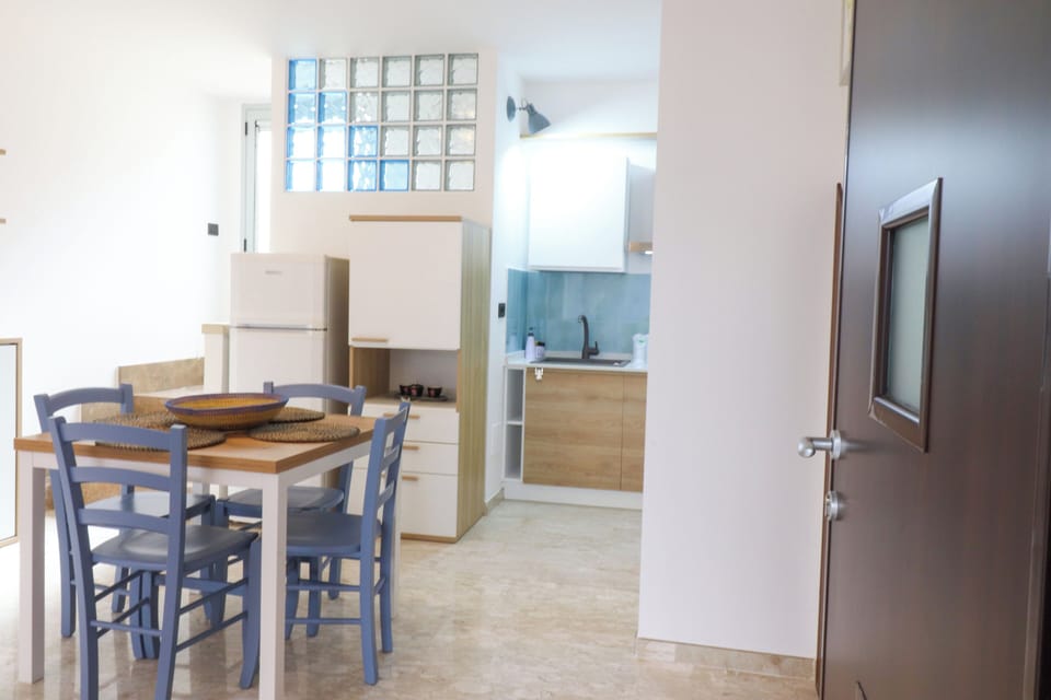 Apartment, 1 Bedroom, Smoking, Patio | Private kitchen