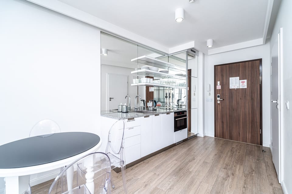 Comfort Apartment | Private kitchenette | Fridge, stovetop, coffee/tea maker, electric kettle