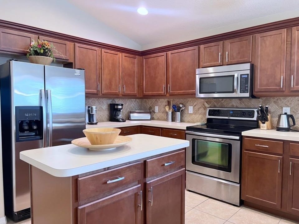 House, 4 Bedrooms | Private kitchen | Microwave, dishwasher
