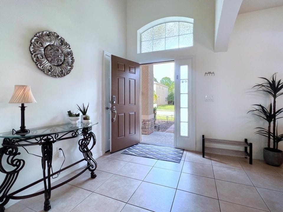 House, 5 Bedrooms | Interior