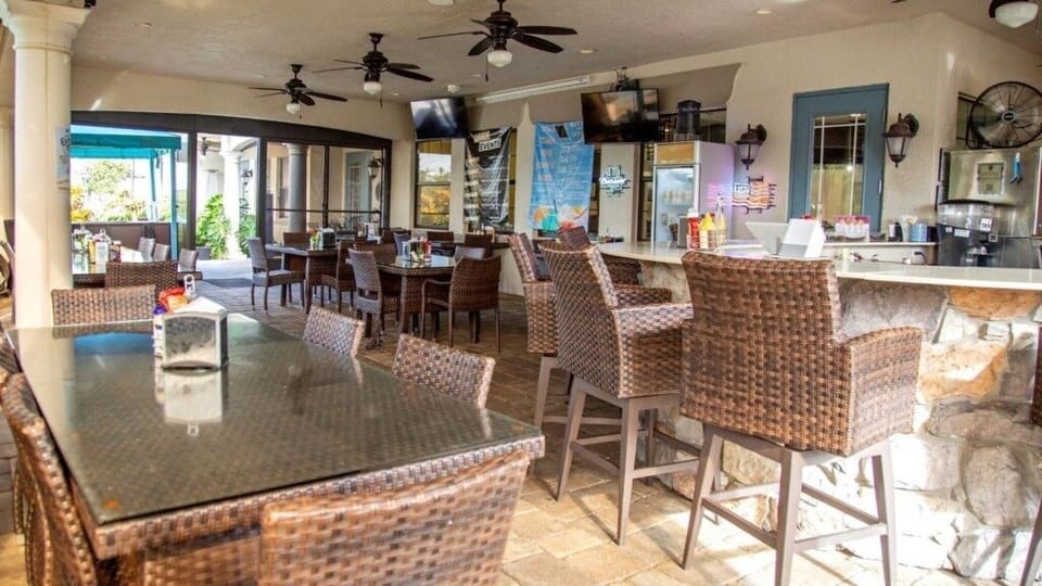 Condo, 3 Bedrooms | Dining