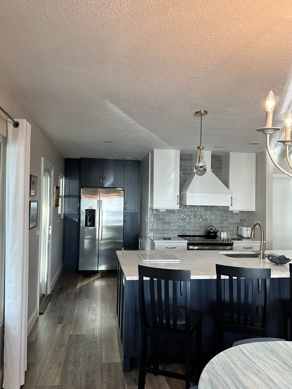 Full completely remodeled kitchen