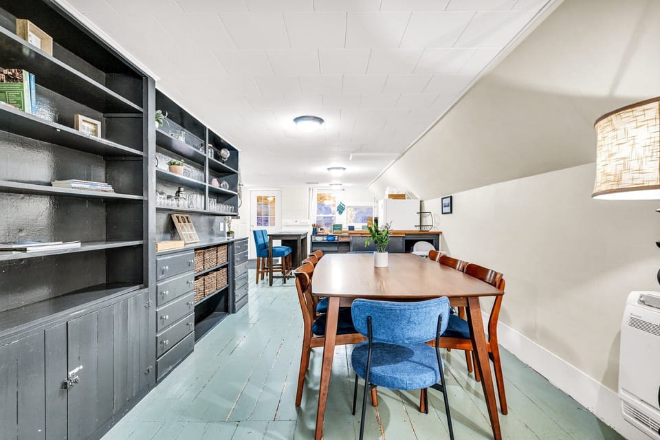 2nd floor dining area, between the living room and the eat in kitchen