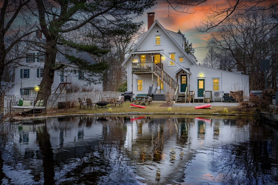 Enjoy the beautiful backyard, boarding on Somes Brook, and wildlife sanctuary 