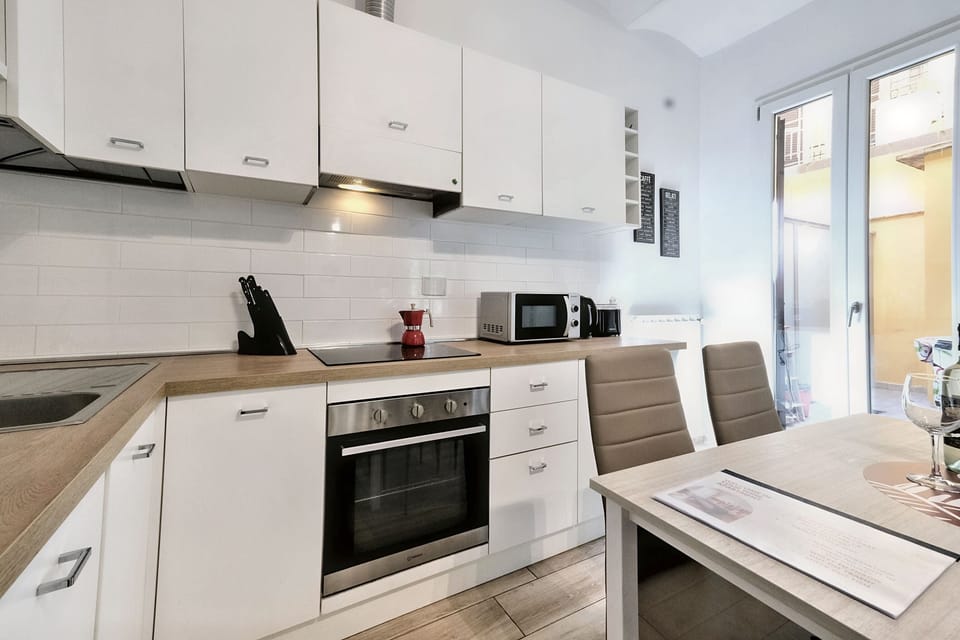 Comfort Apartment, Balcony, City View | Private kitchen | Espresso maker, fridge, microwave, oven