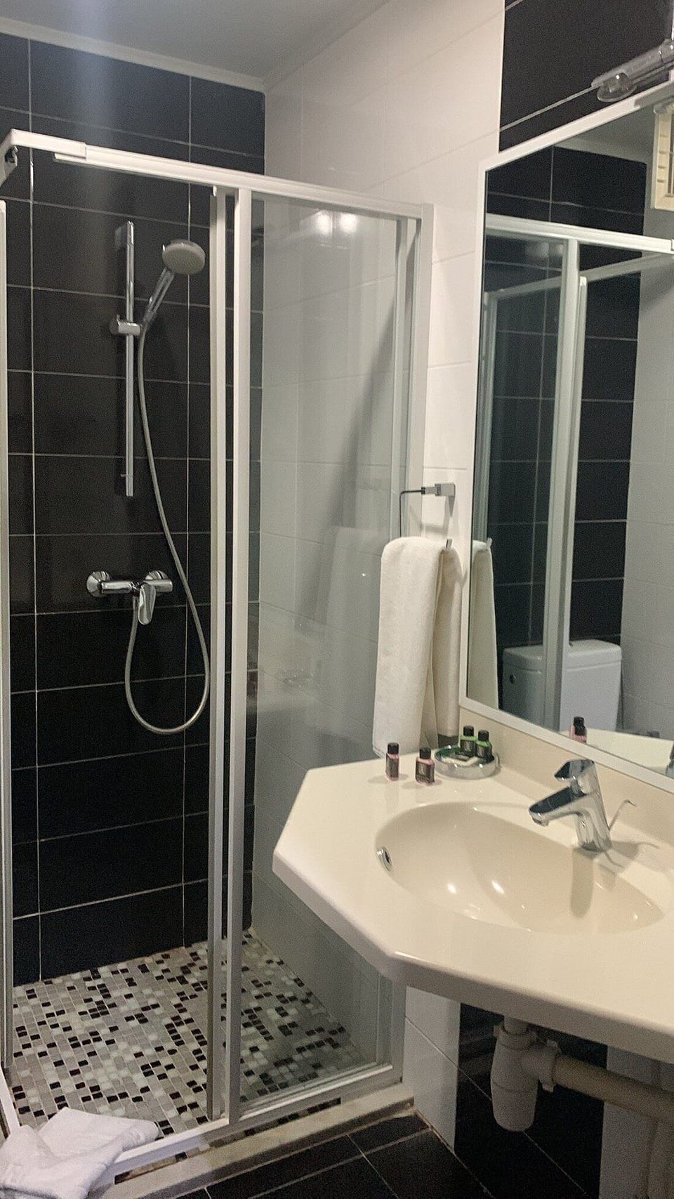 Shower, free toiletries, towels, soap