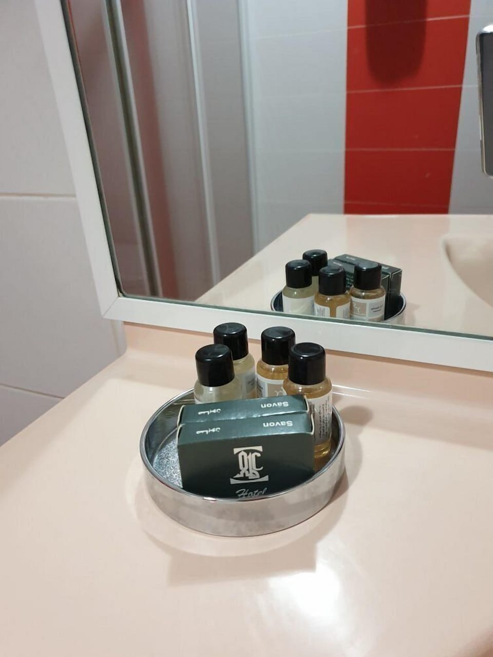 Shower, free toiletries, towels, soap