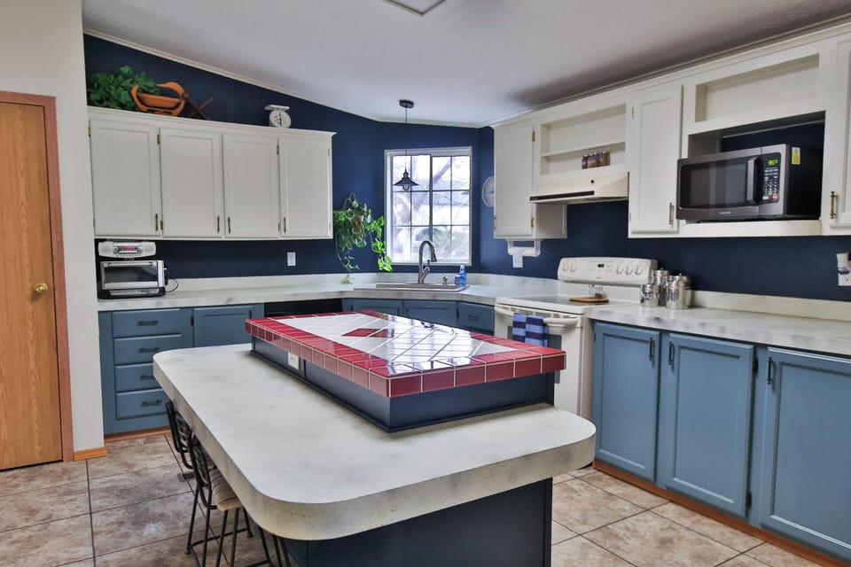 Kitchen | Drip Coffee Maker | Dishwasher | Toaster Oven | Kettle