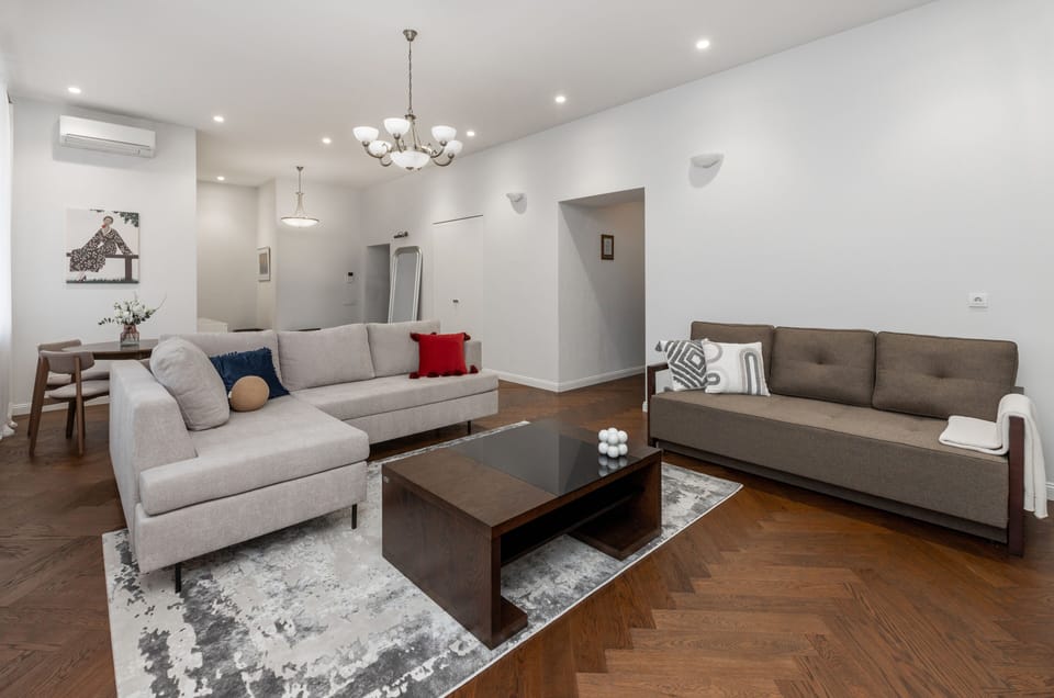 Apartment, 3 Bedrooms, City View | 3 bedrooms, blackout drapes, iron/ironing board, WiFi (free)