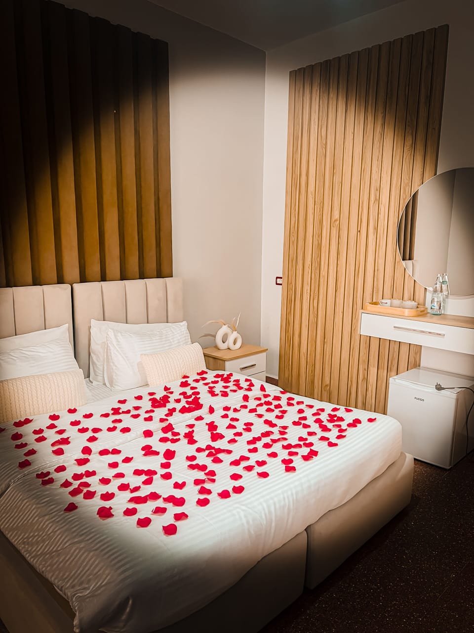 Hypo-allergenic bedding available, minibar, desk, laptop workspace