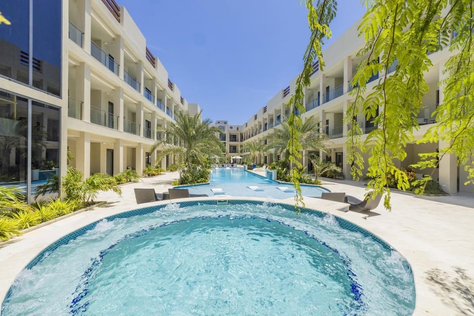 Modern Luxury Condo Resort & Pool Amenities  Gym (17759)