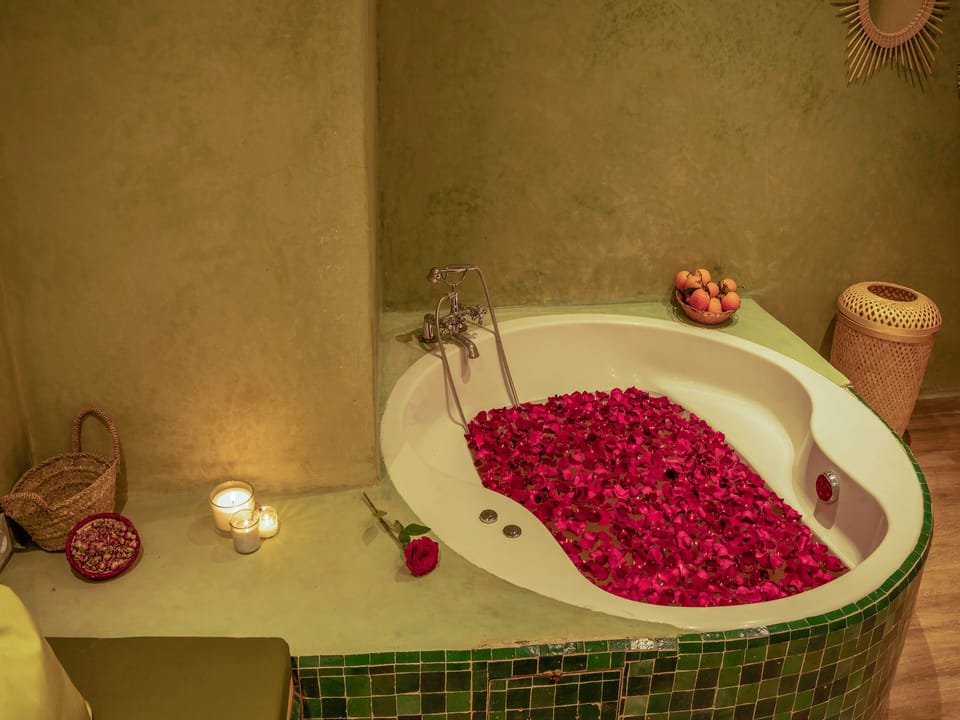 Couples treatment rooms, Turkish bath, body treatments, aromatherapy