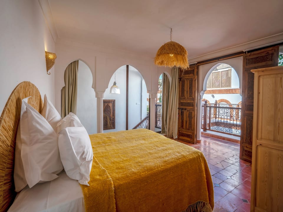 Premium bedding, individually decorated, blackout drapes, free WiFi