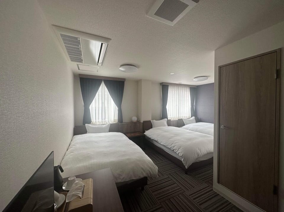 Basic Triple Room | Free WiFi, bed sheets