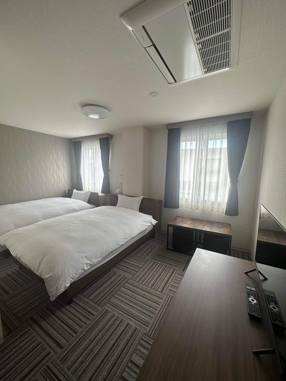 Basic Twin Room | Free WiFi, bed sheets