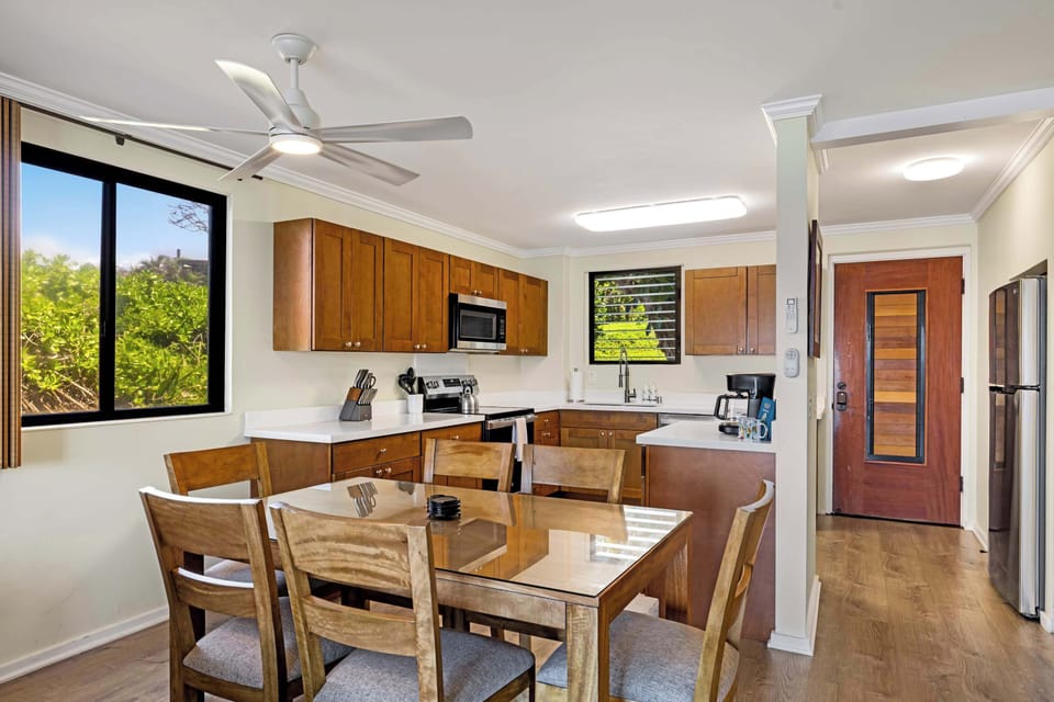 Dining Room & Kitchen
