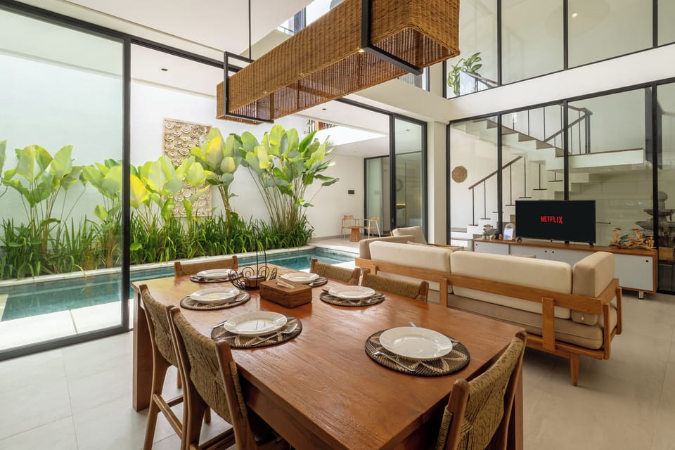 Villa | Dining room