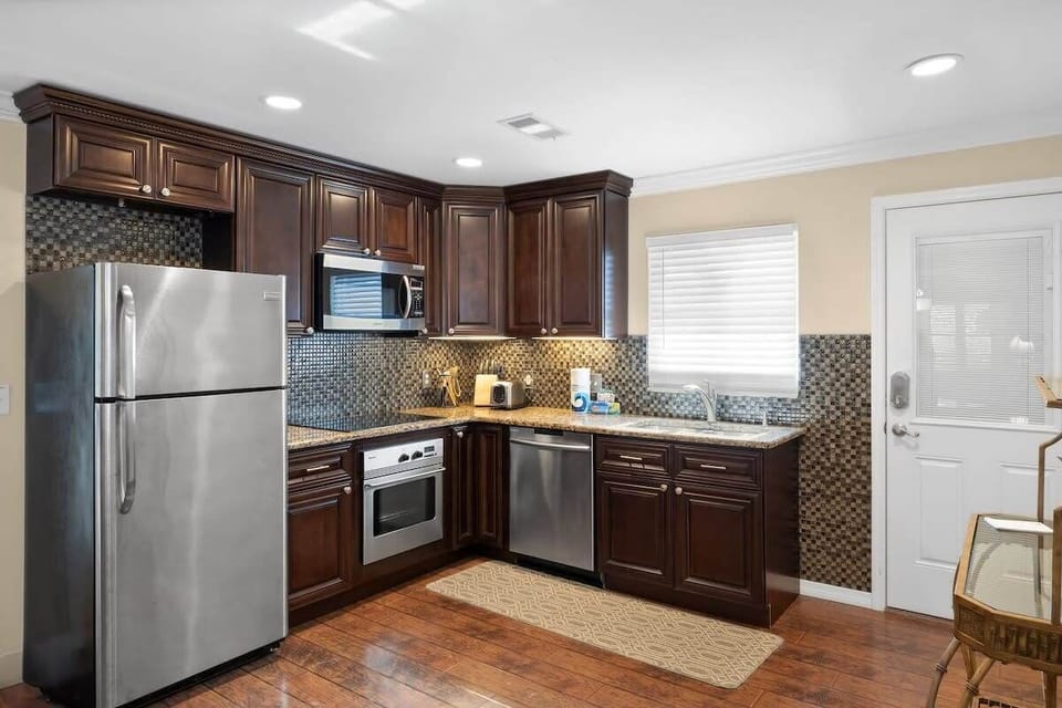 Fully equipped and renovated kitchen