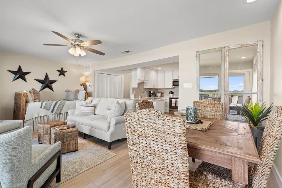 Roomy living area with single bed and trundle
