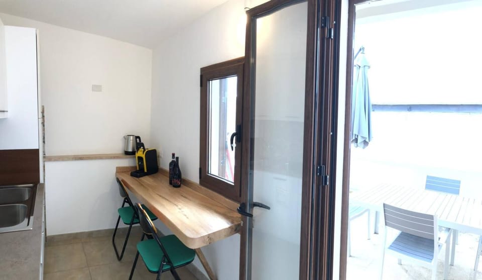 Apartment, 1 Bedroom, Patio, City View | Dining