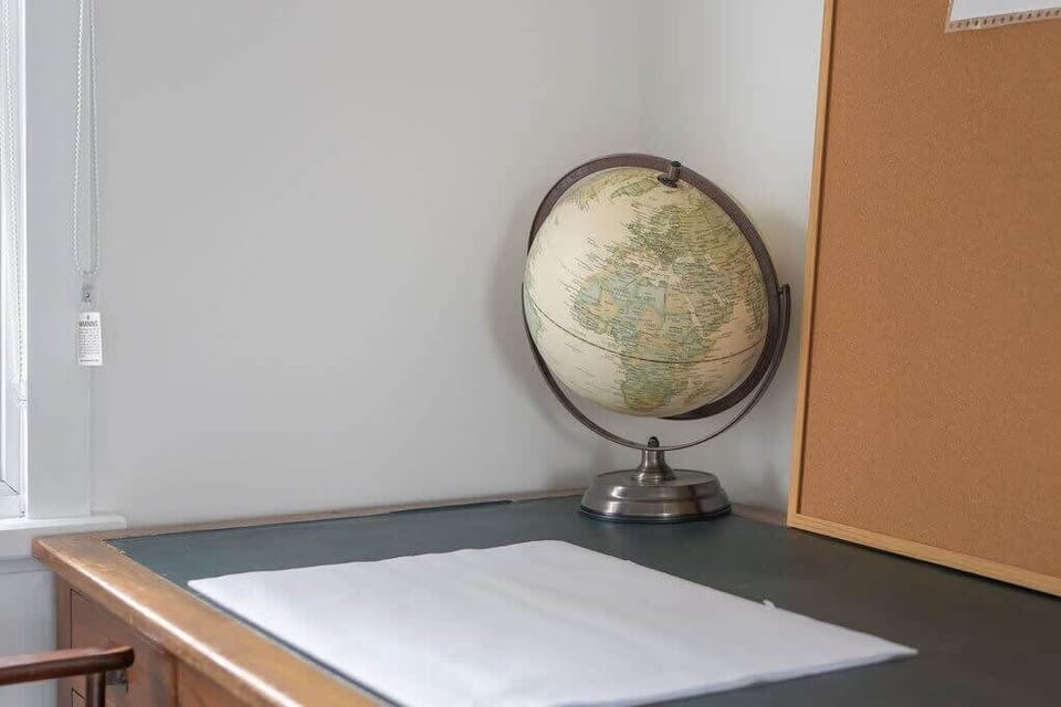 A thoughtful desk for travelling professionals